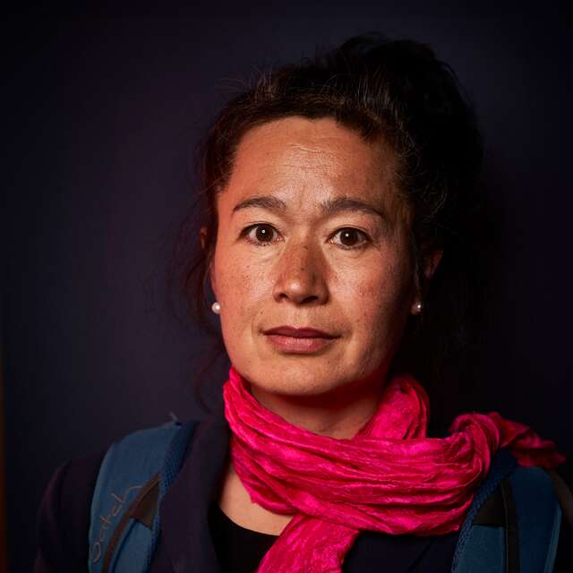 portrait_hitosteyrl-640x640-crop-52-2-42-8-q60