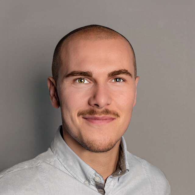 nils_hohmuth-2025-_exp-640x640-crop-50-2-40-3-q60